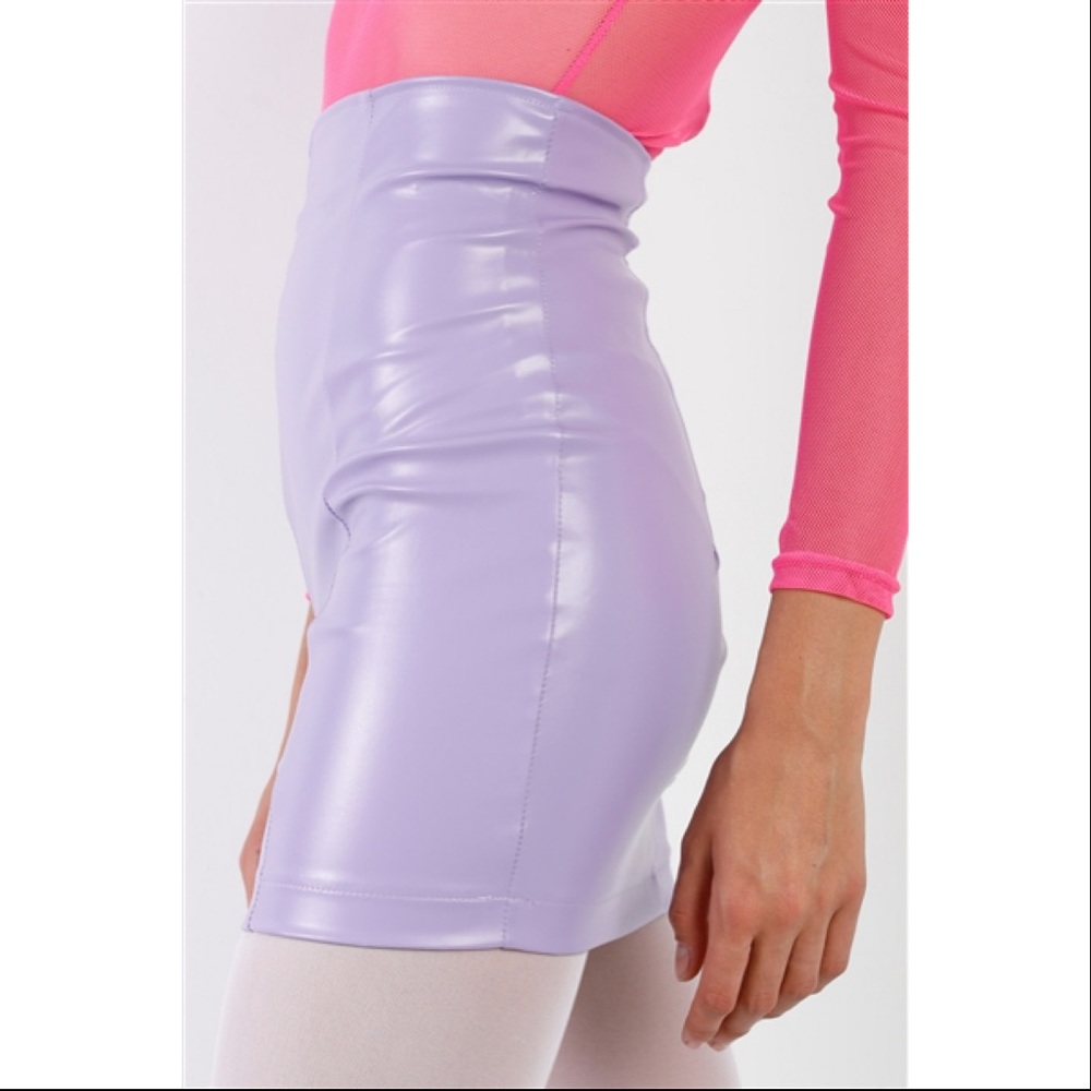 LAVENDER FAUX LEATHER HIGH WAIST MINI SKIRT - Picture 3 of 6